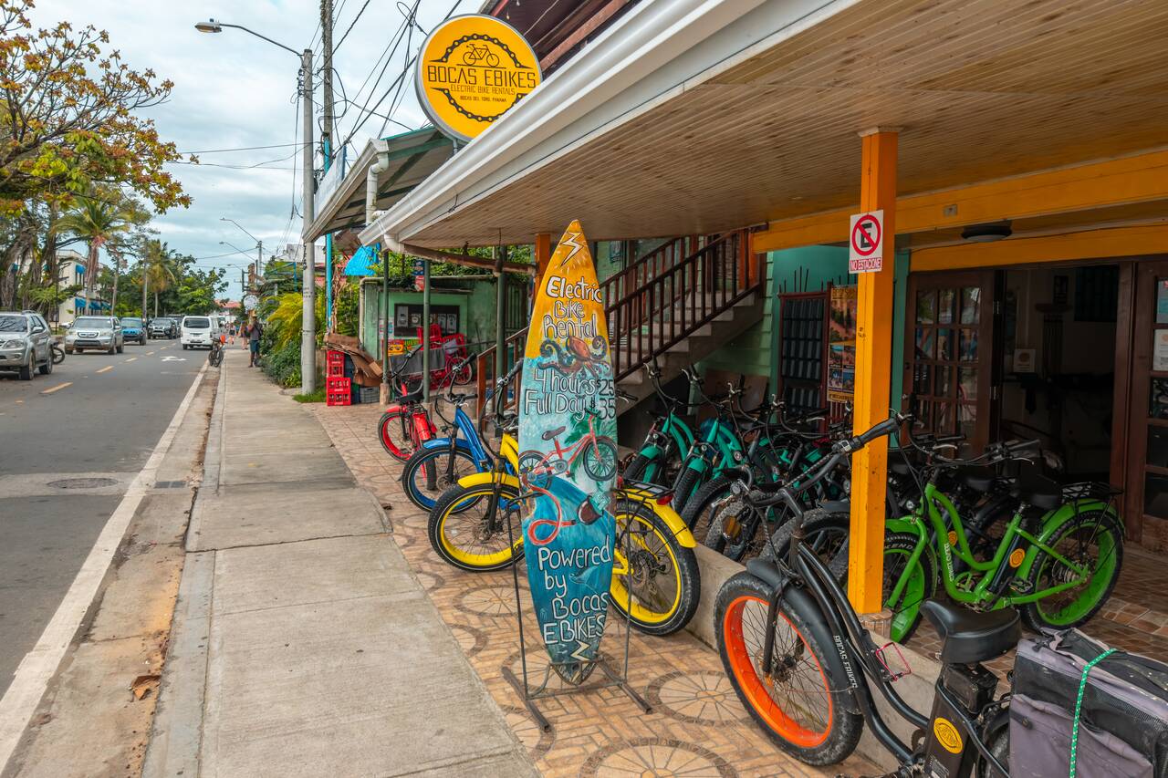 A bike shop you can rent in Bocas Town