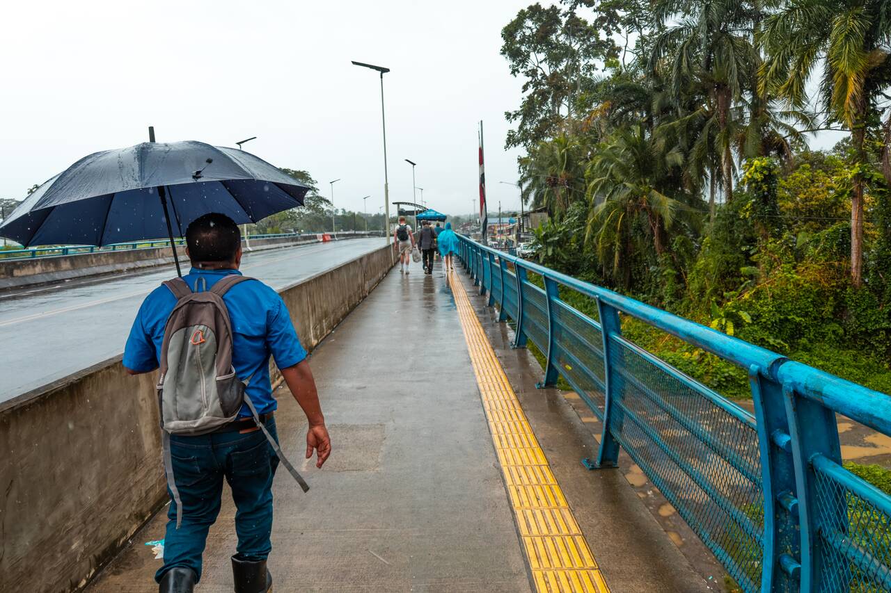 Me walkign across the bridge between Panama and Costa Rica