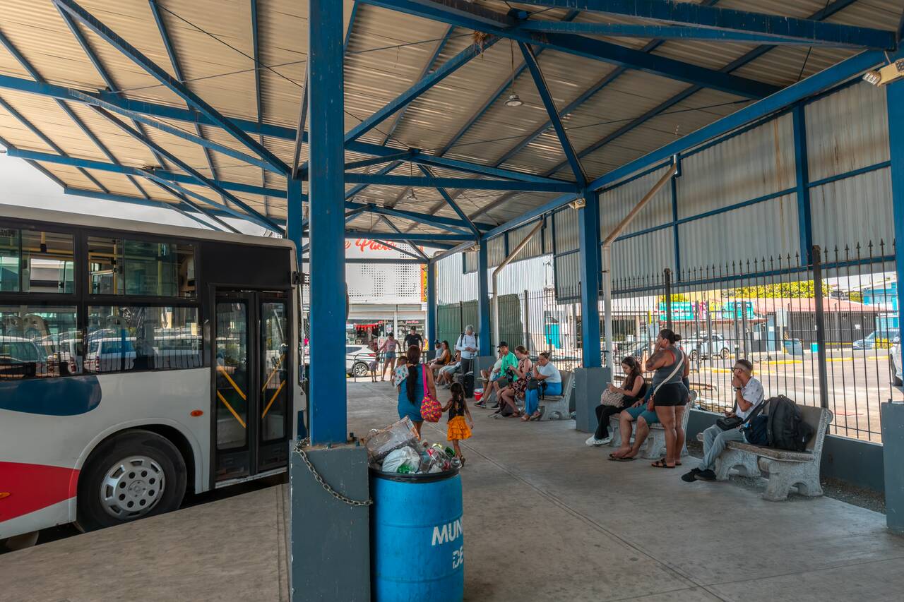 Bus terminal in Quepos