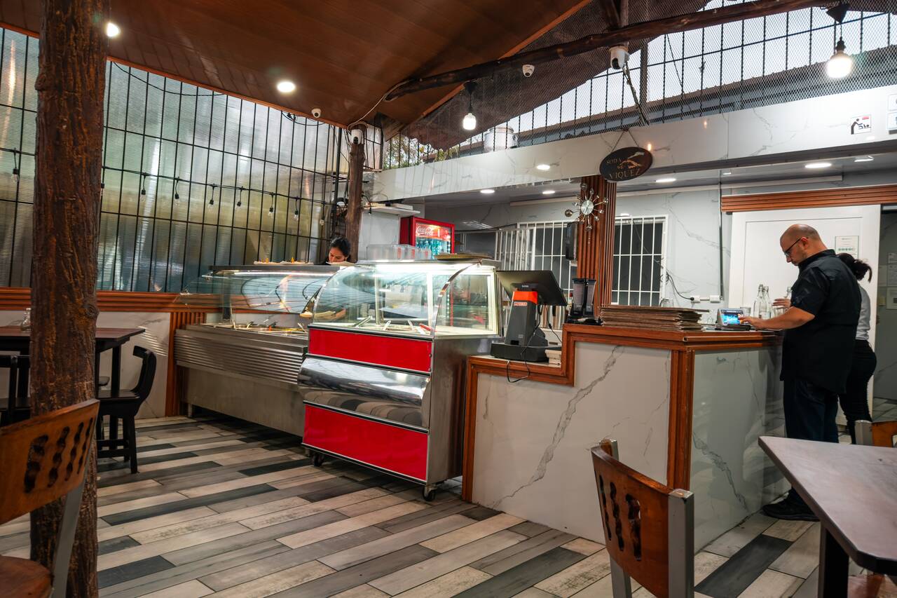 The bar inside Soda Vรญquez