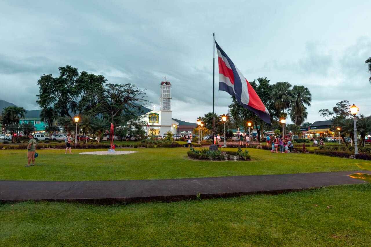 The space around Parque de La Fortuna