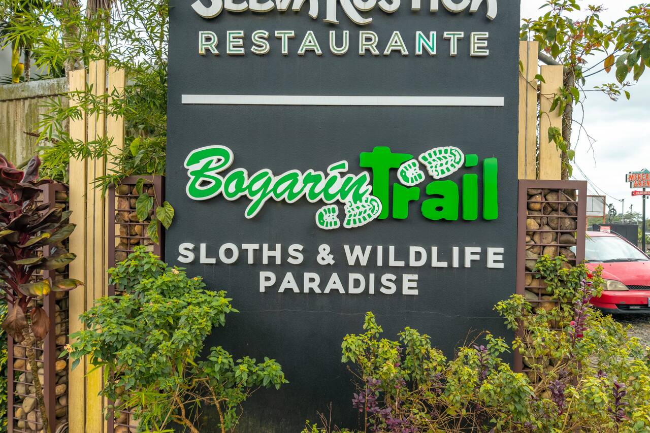 Bogarin Trail sign in La Fortuna