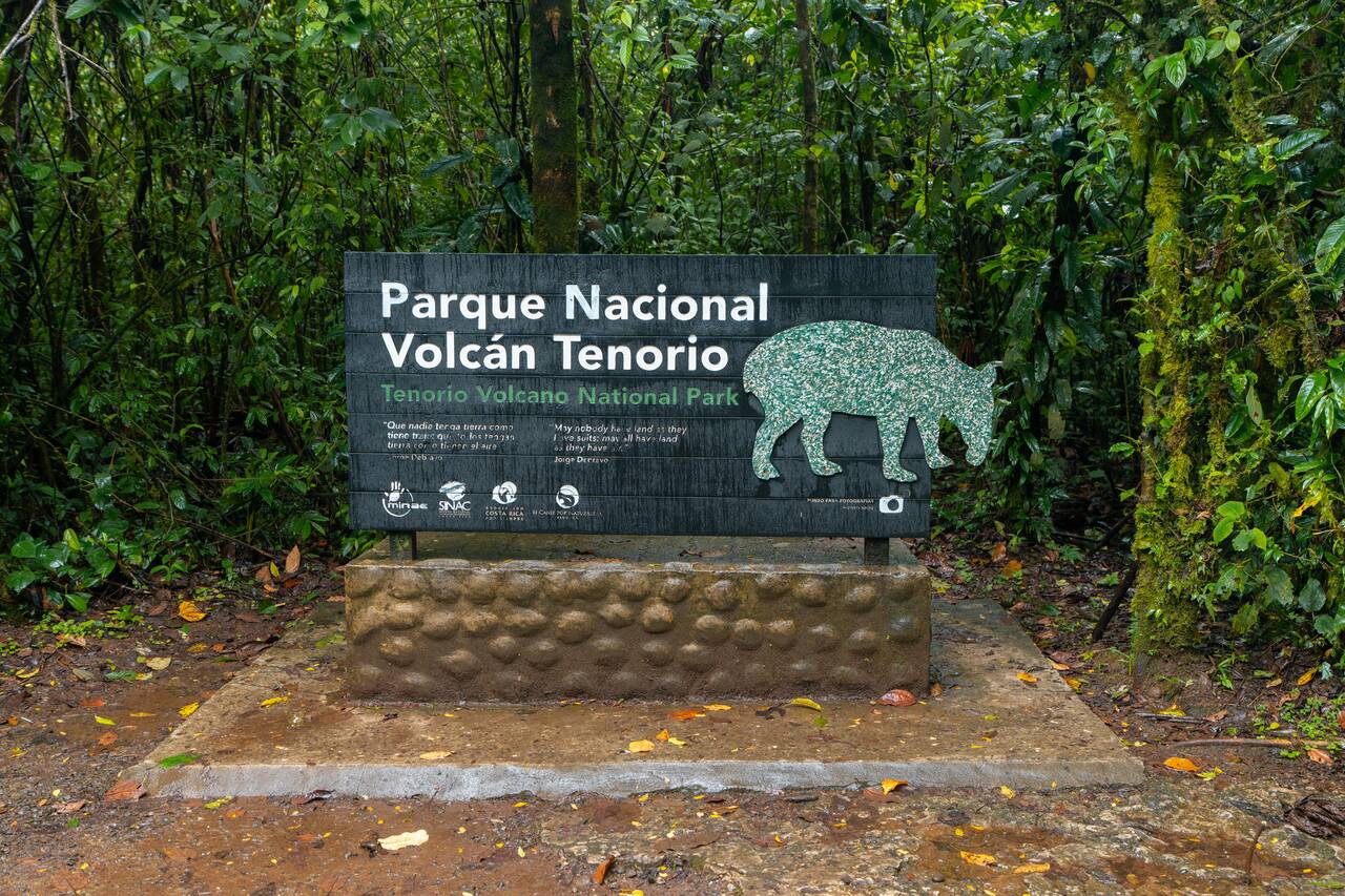 The national park sign at Rio Celeste Waterfall