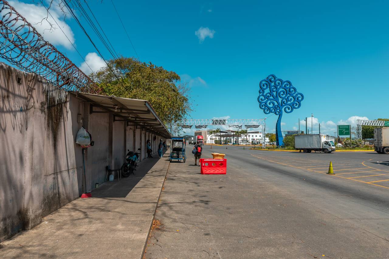 The road to Nicaraguan side at Peñas Blancas Border Crossing