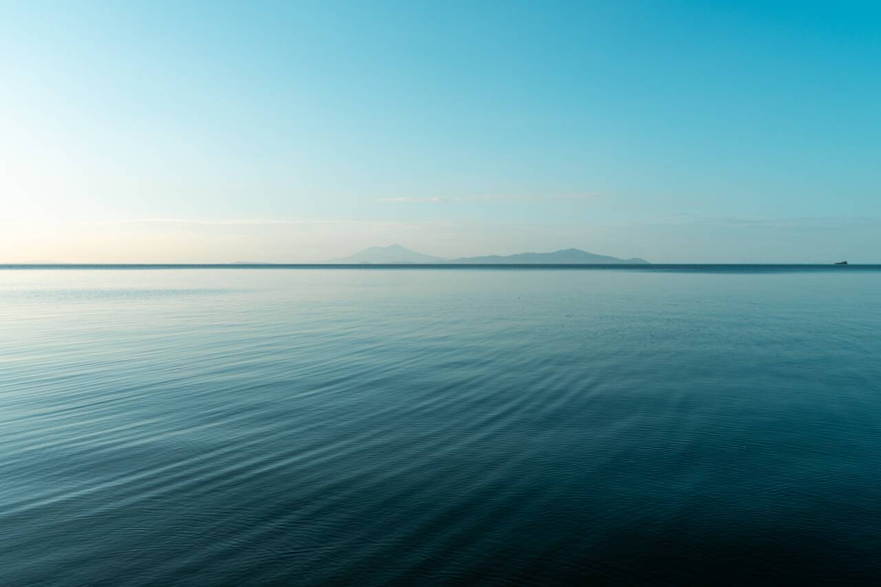 The calm lake water at Punta Jesús María