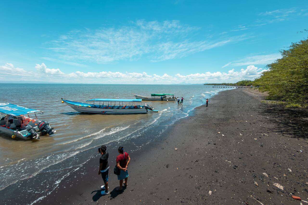 The boats crossing the border from Nicaragua directly to El Salvador