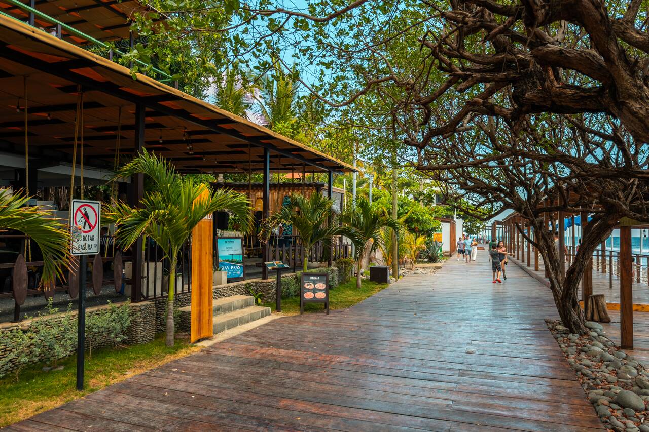 The walkway at El Tunco's Beachfront Promenade