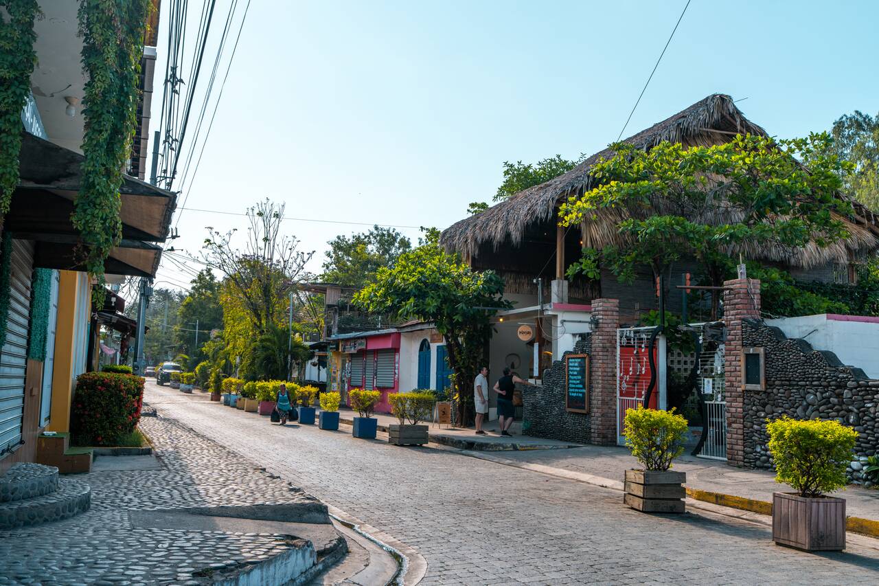 El Tunco street during the day.