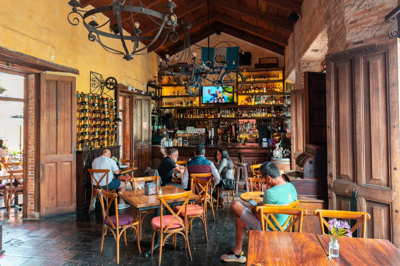 Inside El Viejo Café