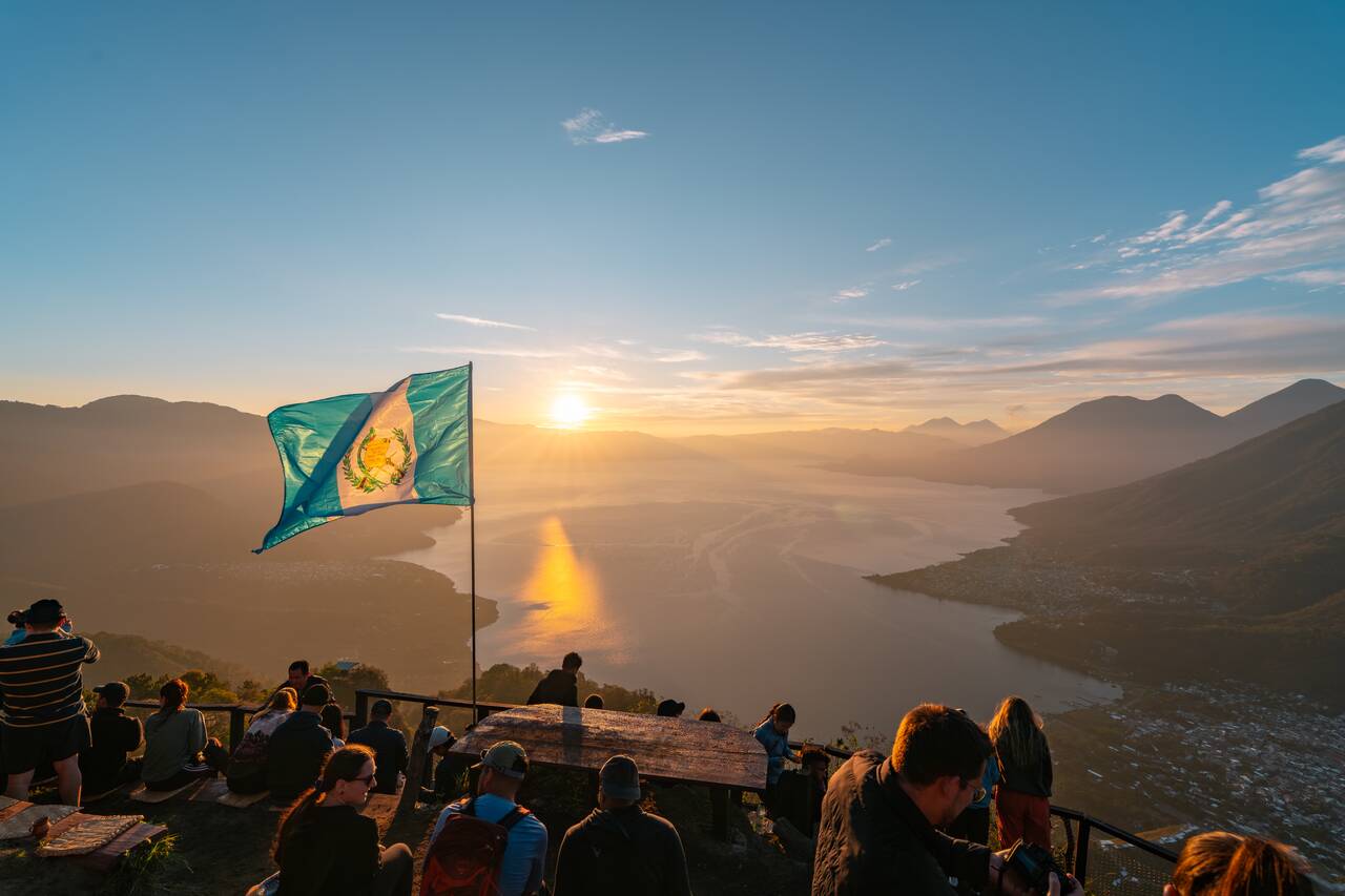 Indian Nose Viewpoint after sunrise with people around