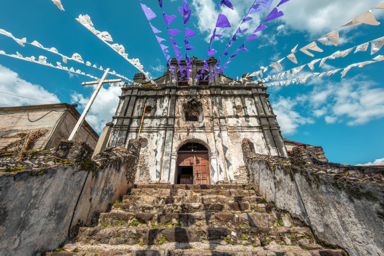The facade of Catedral De Lanquin