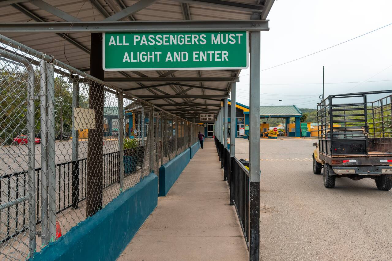 The border crossing from Guatemala to Belize