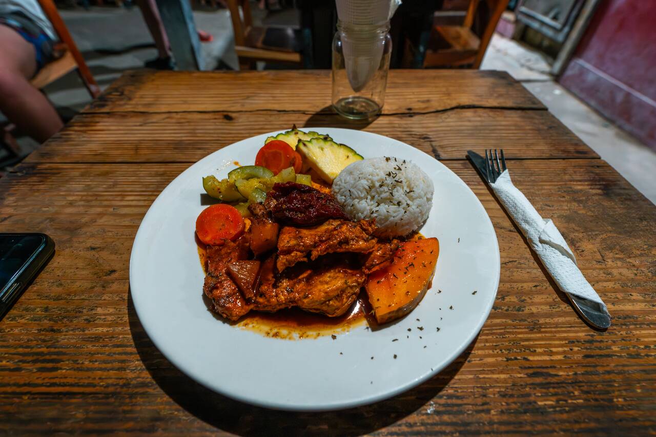 The food I ordered at Reina's