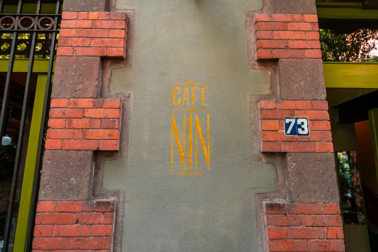 The sign at the entrance of Cafe Nin