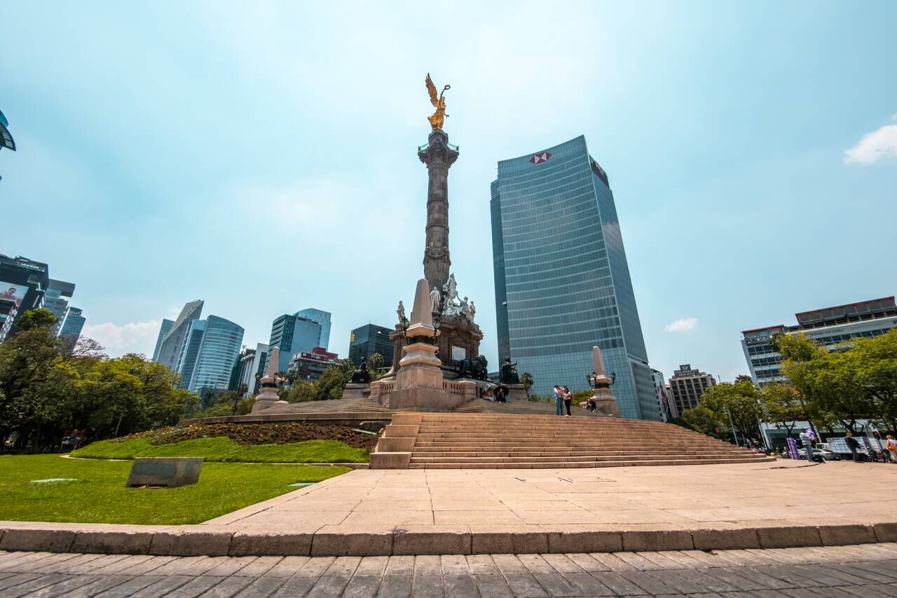 Angel of Independence at Avenida Paseo de la Reforma