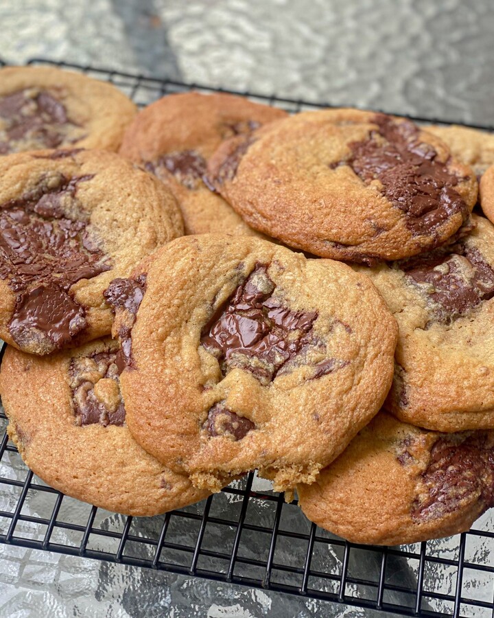 Remove from the oven and cool on the baking sheet for 10 minutes. Then transfer the cookies to a rack to cool completely before serving. Remove from the oven and cool on the baking sheet for 10 minutes. Then transfer the cookies to a rack to cool completely before serving.
