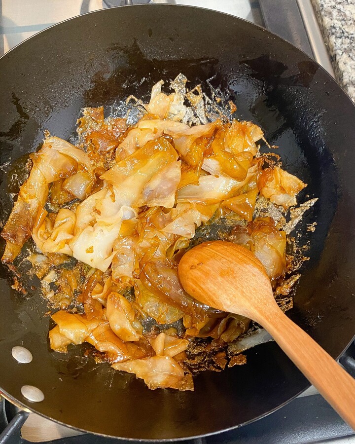 Wok them for a few minutes, lifting and turning the noodles. If the noodles stick to the wok, add a little oil and let them toast and charred slightly.