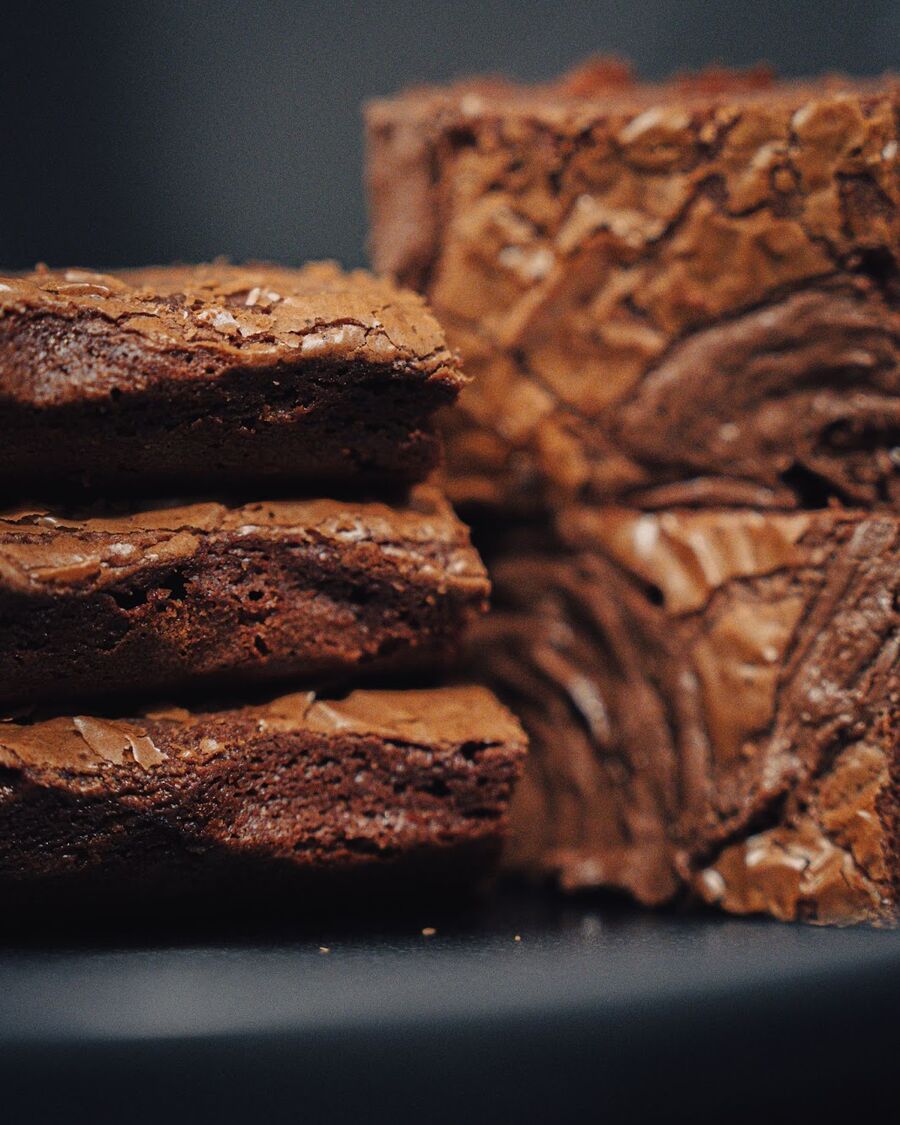 After the brownies are finished cooking, cut them into 16 pieces and serve. Enjoy!
