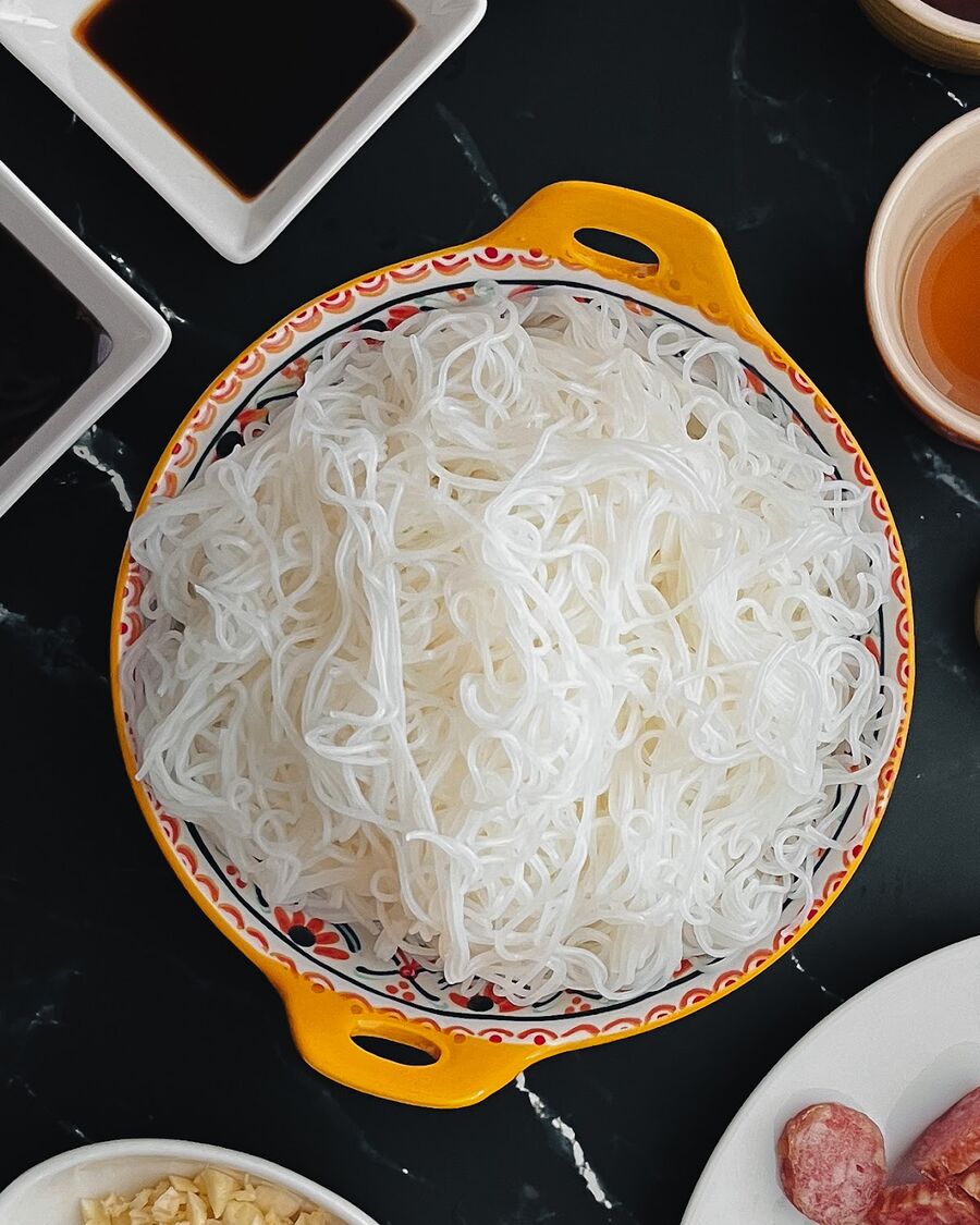 For fermented noodles, you can use either fresh fermented noodles or dry fermented noodles, which are easier to find in an Asian supermarket near you. Bring a pot of water to a boil and cook the noodles for 7-10 minutes. Drain and rinse them with room temperature water.