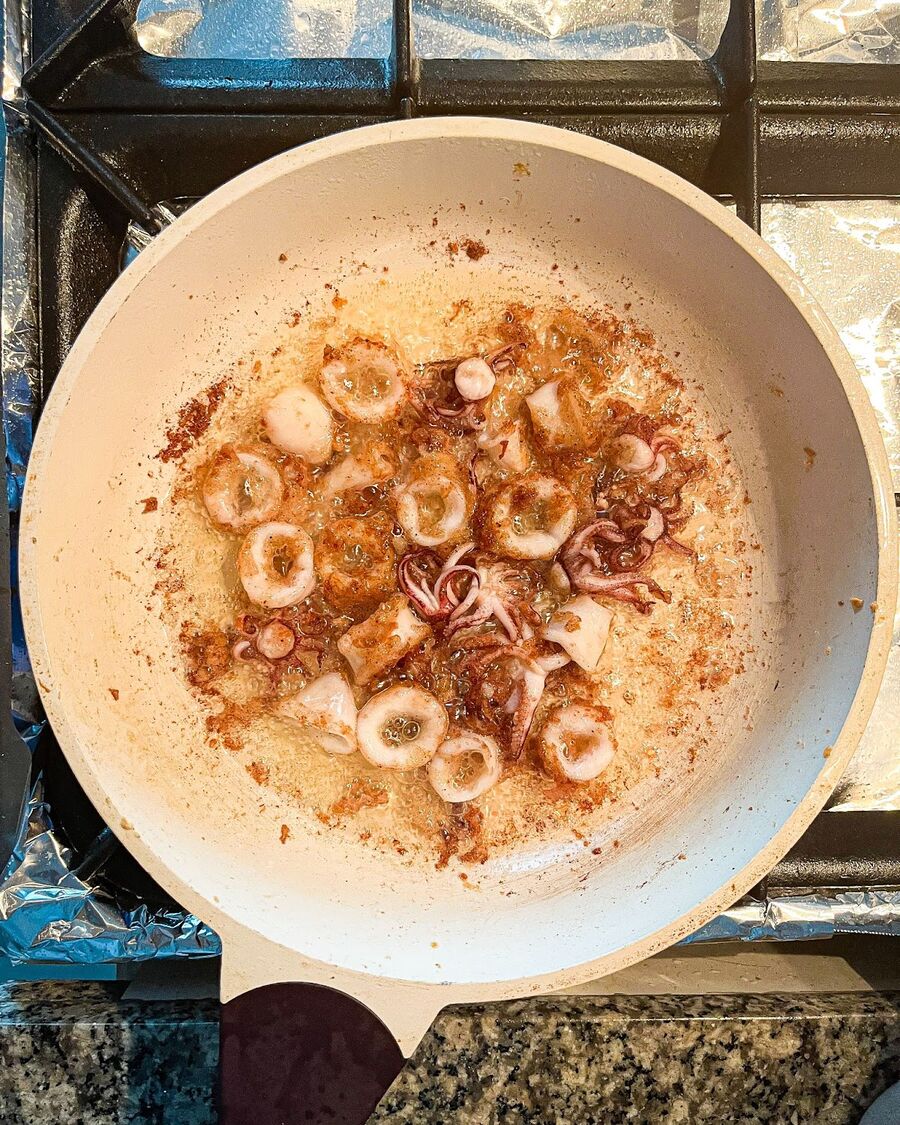 Thai-Style Fried Squid with Garlic and Pepper Recipe (Golden & Crispy)