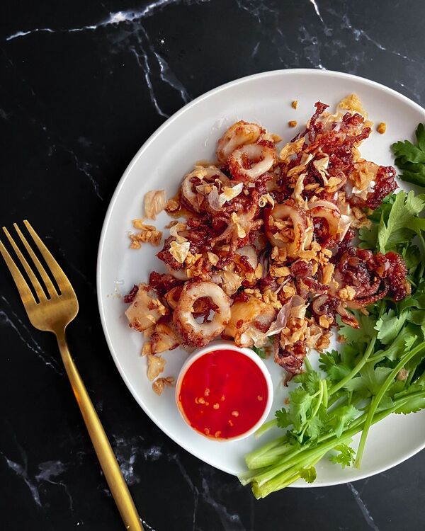 Thai-Style Fried Squid with Garlic and Pepper Recipe (Golden & Crispy)