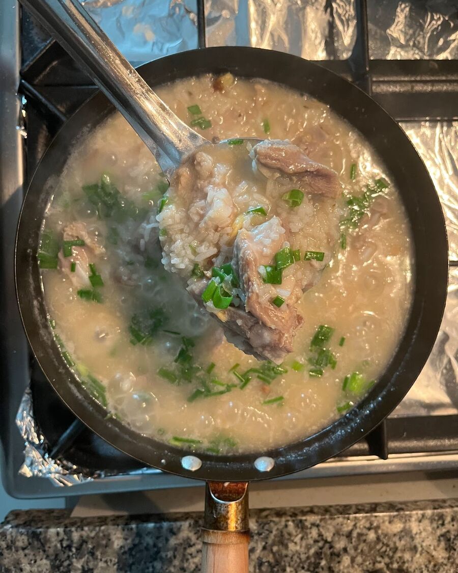 Transfer the prepared dish into soup bowls and garnish with chopped green onion and fried garlic. That’s it! Enjoy!