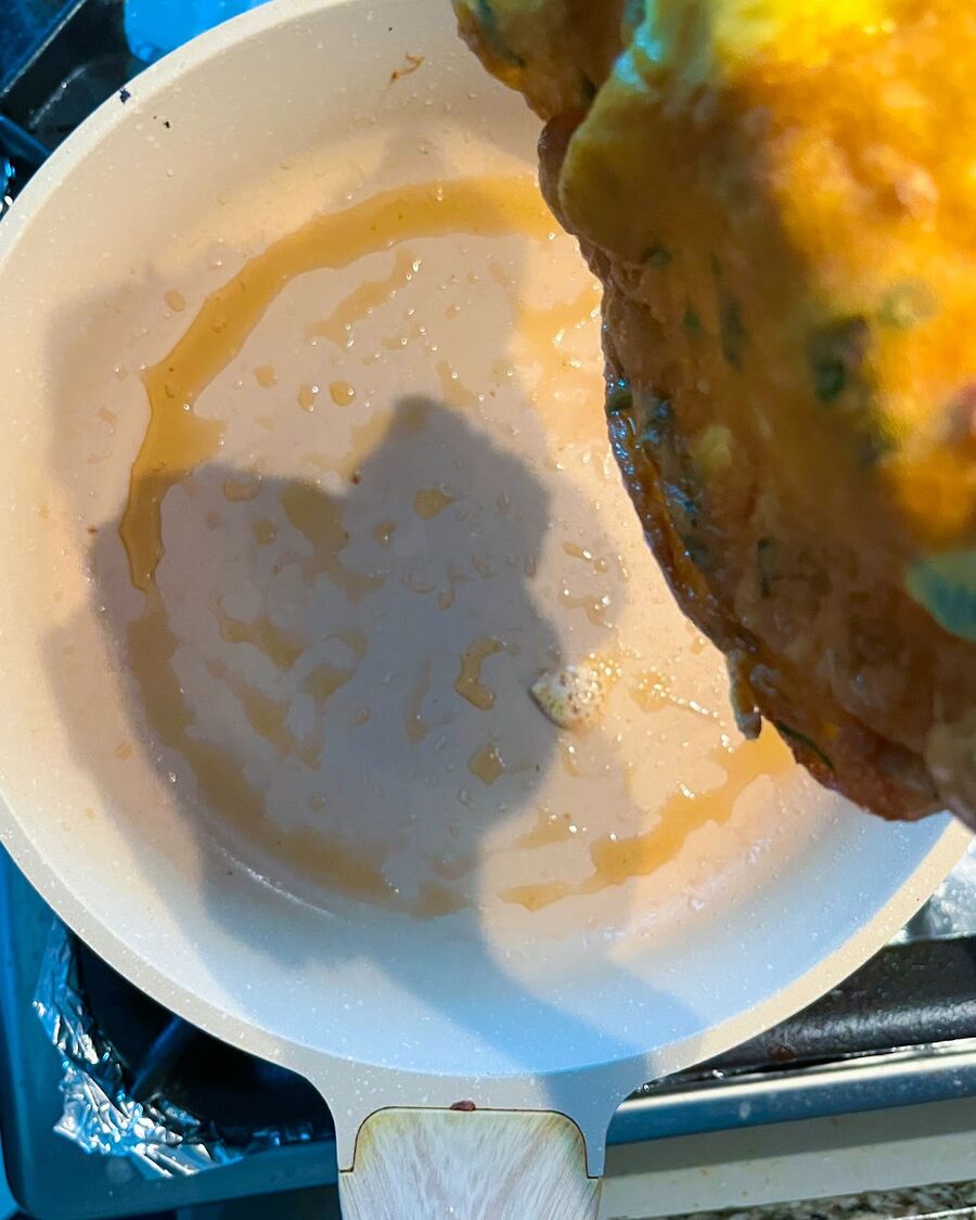 When the other side turns golden brown, you can remove it from the pan.