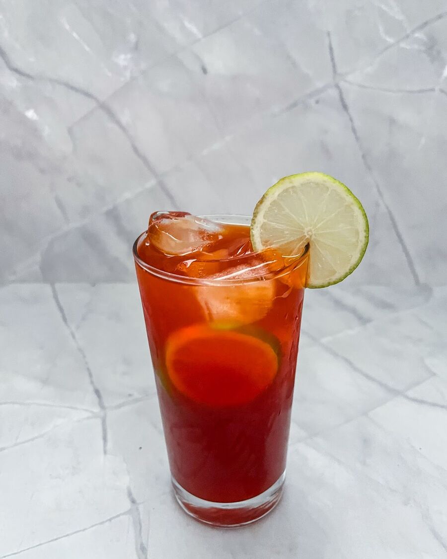 Fill the glass with ice, then pour the Thai lemon tea into the glass. Enjoy!