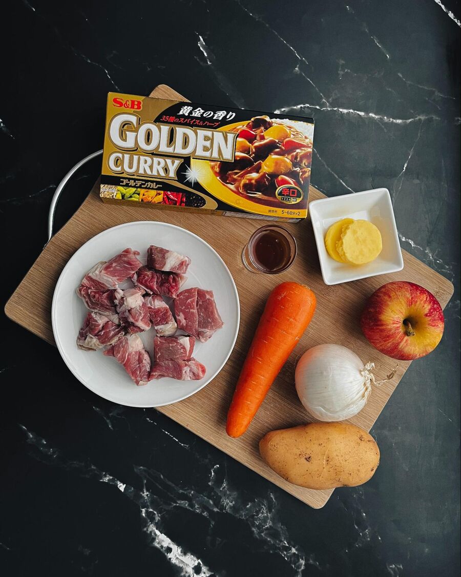 Begin by gathering all the necessary ingredients for Japanese Beef curry. 