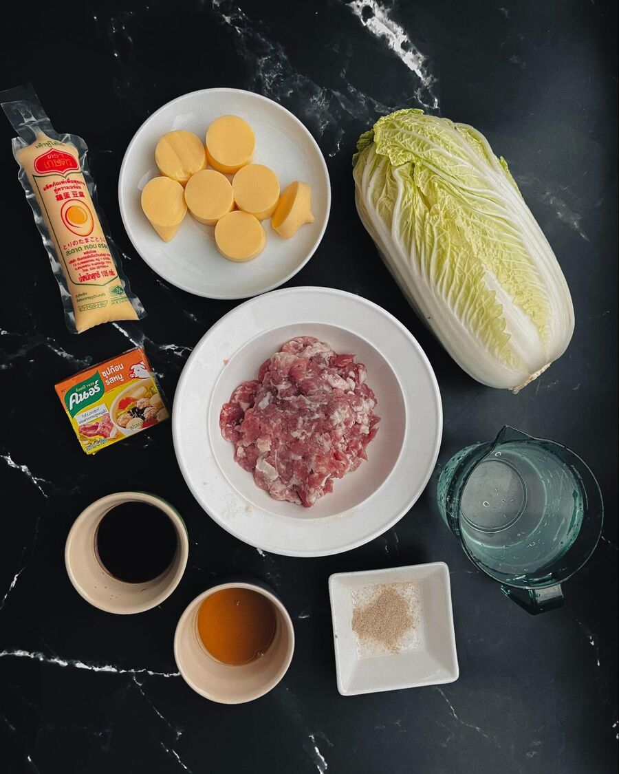 Start by gathering all the essential ingredients for Thai Vegetable Soup (Tom Jued).