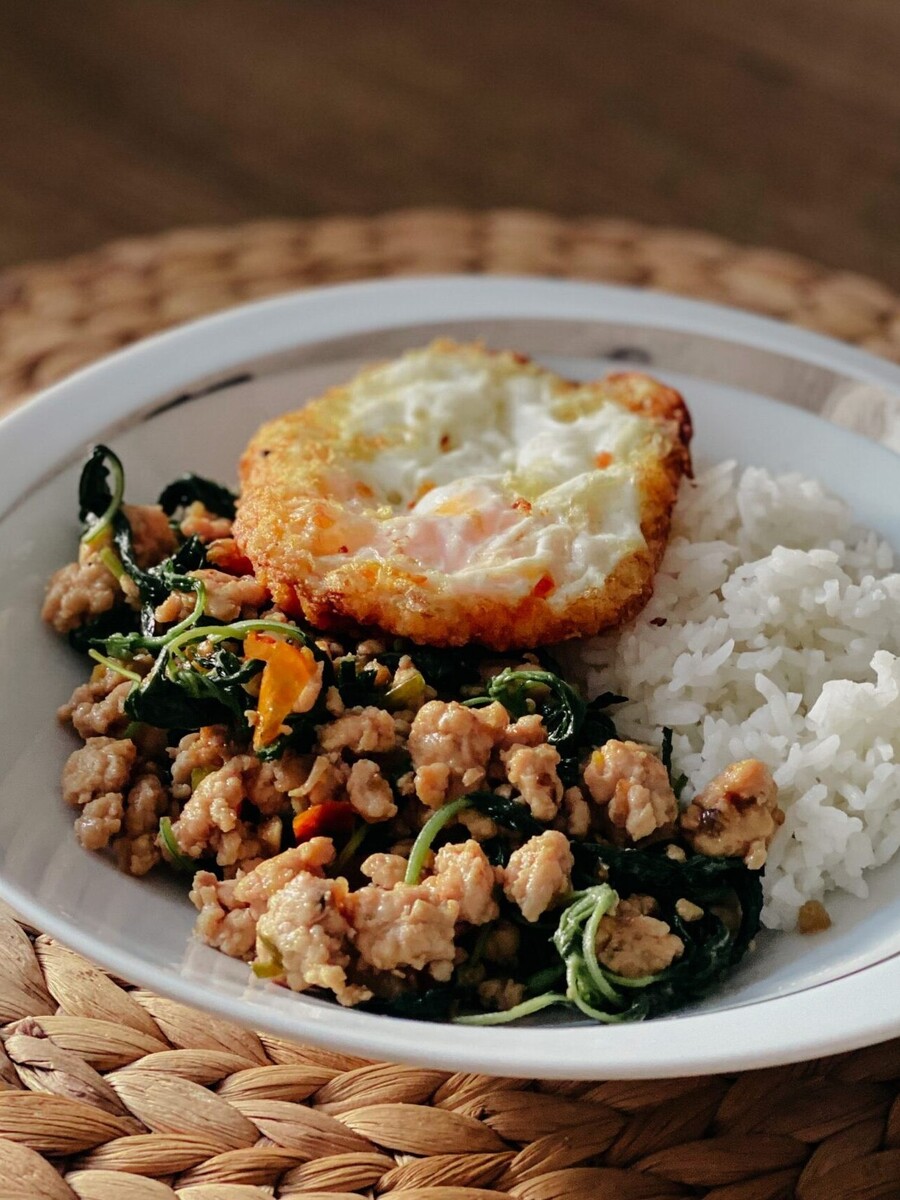 Mint Chicken with Thai Basil and Minced Meat