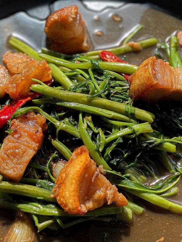 Stir Fried Water Spinach Recipe (Pad Pug Boong)