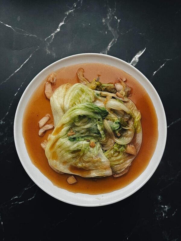 Thai Iceberg Lettuce Stir-Fry with Oyster Sauce Recipe